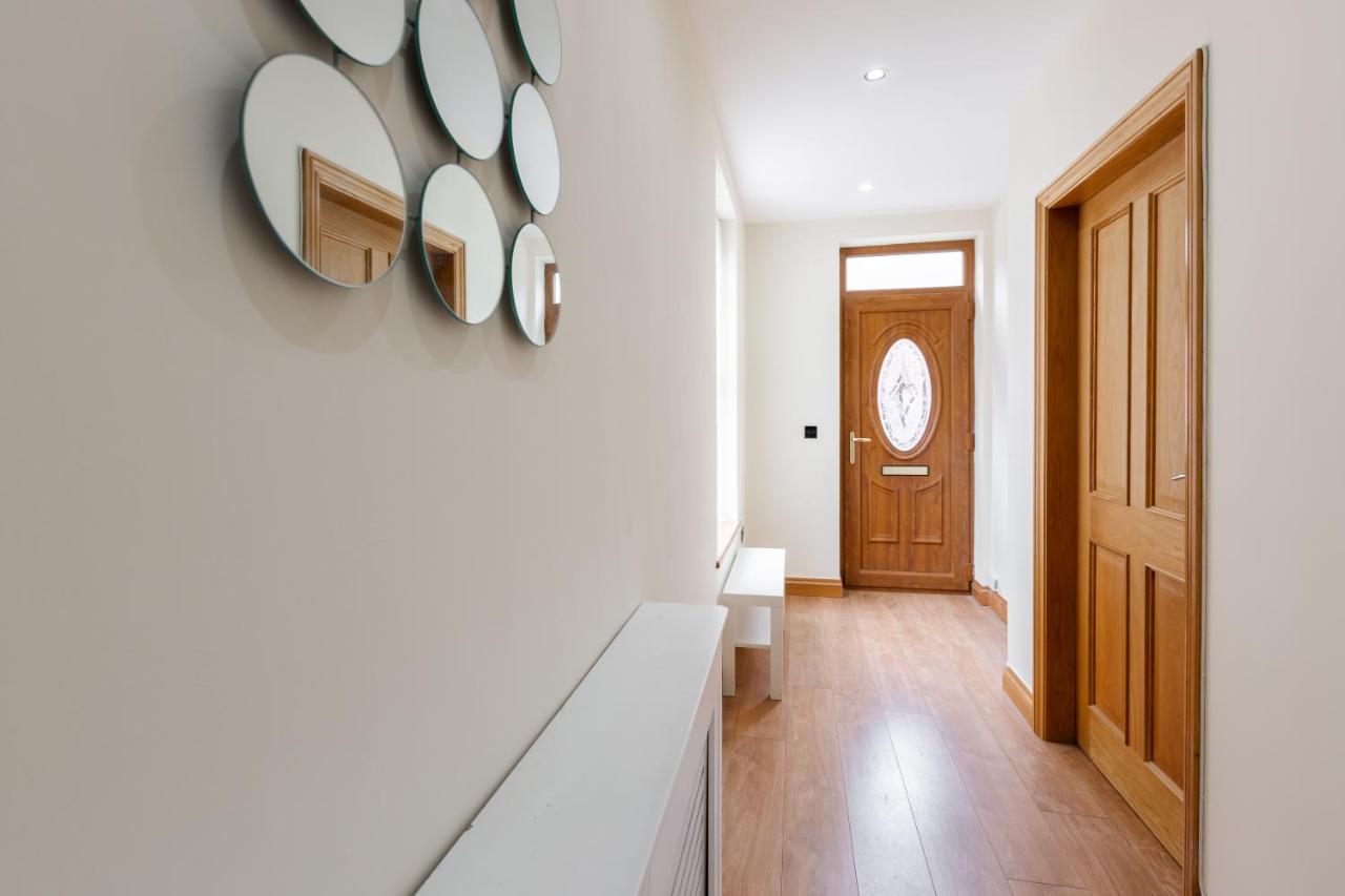 Albert - 5 Bedrooms Sleeps 11 Parking Wi-Fi Contractors Preston  Buitenkant foto