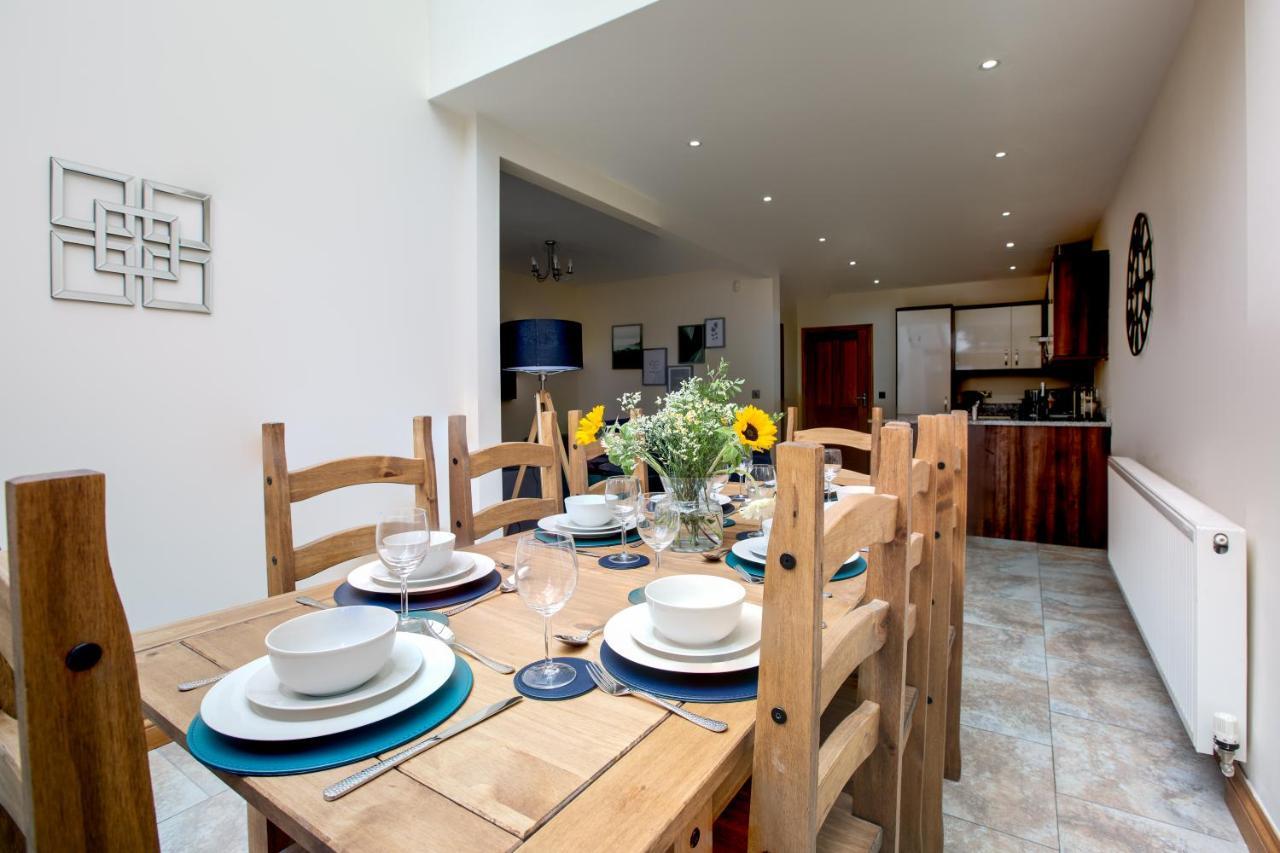 Albert - 5 Bedrooms Sleeps 11 Parking Wi-Fi Contractors Preston  Buitenkant foto