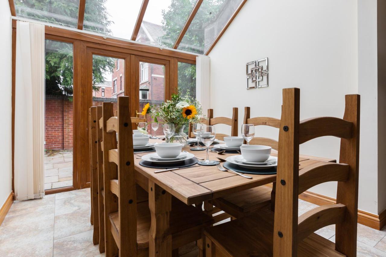 Albert - 5 Bedrooms Sleeps 11 Parking Wi-Fi Contractors Preston  Buitenkant foto
