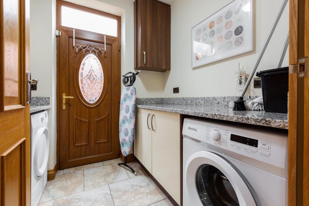 Albert - 5 Bedrooms Sleeps 11 Parking Wi-Fi Contractors Preston  Buitenkant foto
