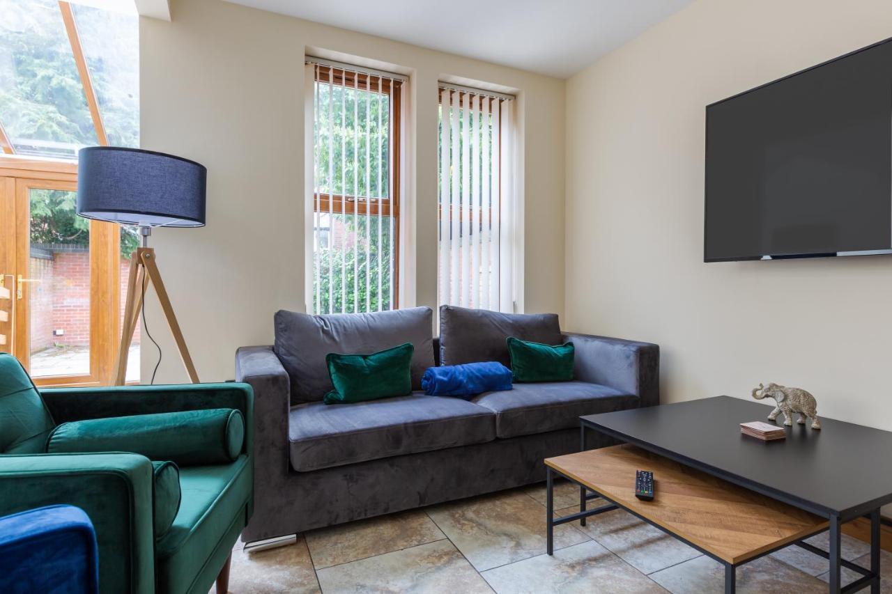 Albert - 5 Bedrooms Sleeps 11 Parking Wi-Fi Contractors Preston  Buitenkant foto