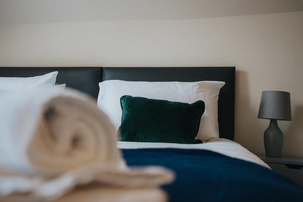 Albert - 5 Bedrooms Sleeps 11 Parking Wi-Fi Contractors Preston  Buitenkant foto