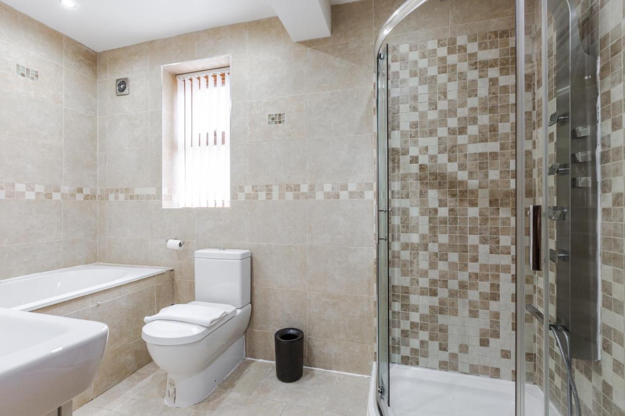 Albert - 5 Bedrooms Sleeps 11 Parking Wi-Fi Contractors Preston  Buitenkant foto